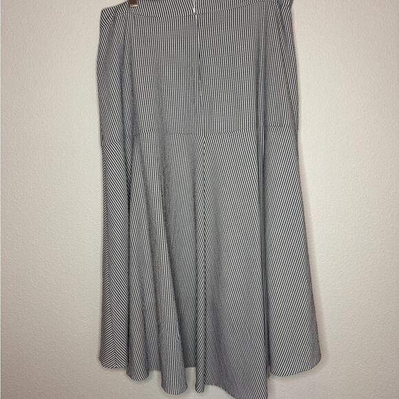 Calvin Klein Striped Gray White Asymmetrical Women’s Skirt Size 14 - Picture 3 of 5